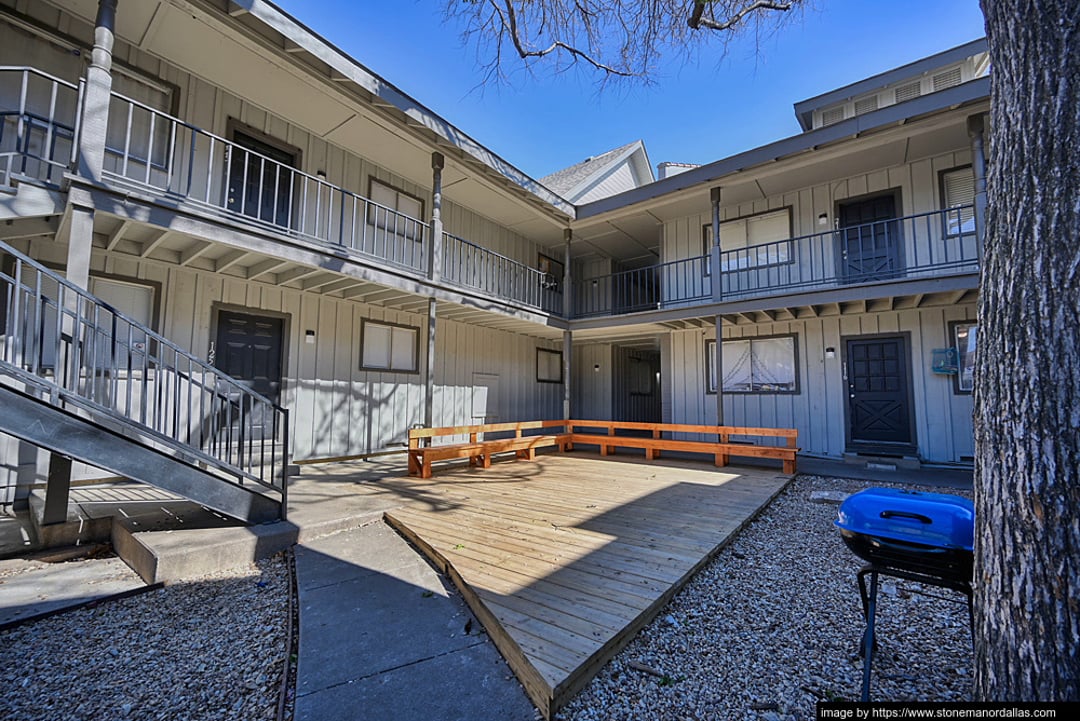 Stone Manor - 20